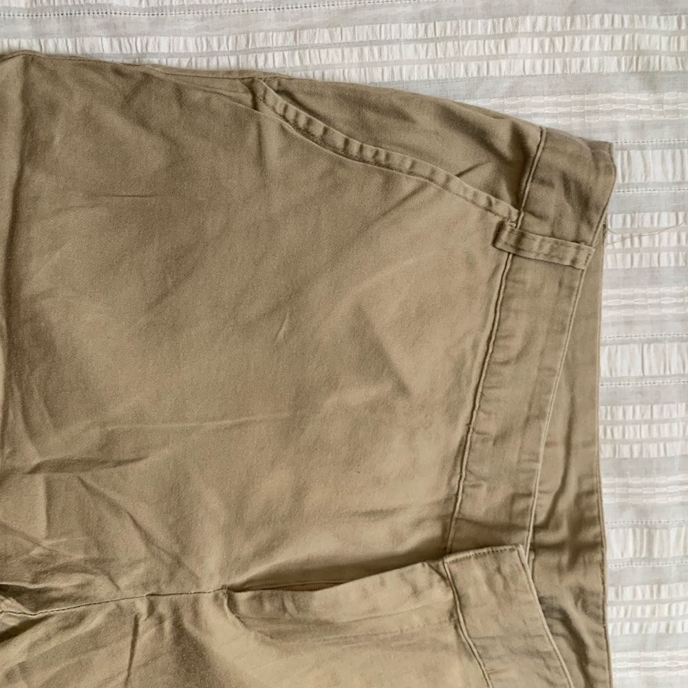Yume soft light khaki colored shorts